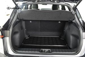 Lexus LBX bild 8