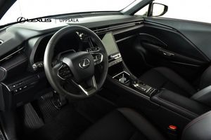 Lexus LBX bild 15