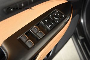 Lexus NX bild 11