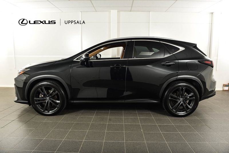 Lexus NX bild 2