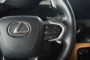 Lexus NX bild 15