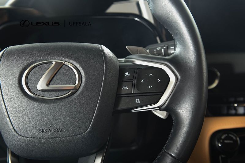 Lexus NX bild 15