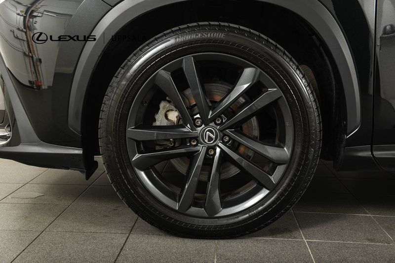 Lexus NX bild 22