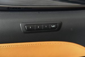 Lexus NX bild 13