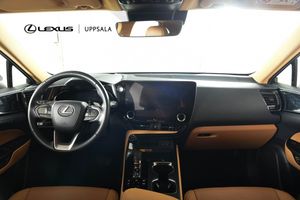 Lexus NX bild 8