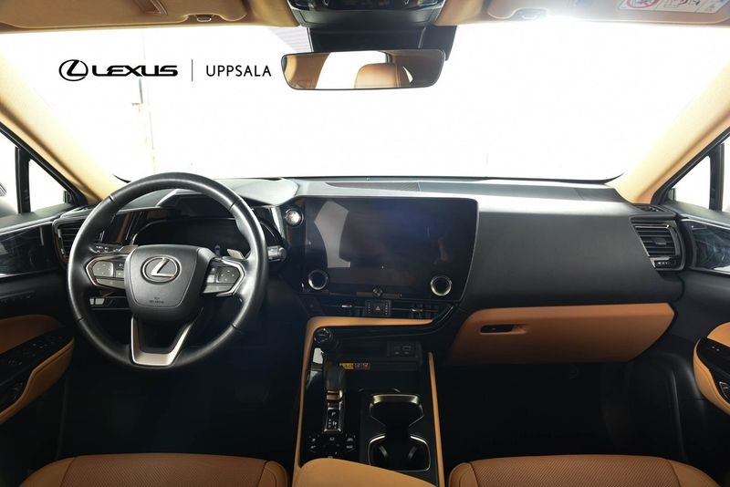 Lexus NX bild 8