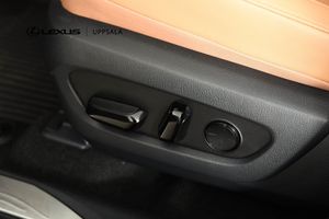 Lexus NX bild 12