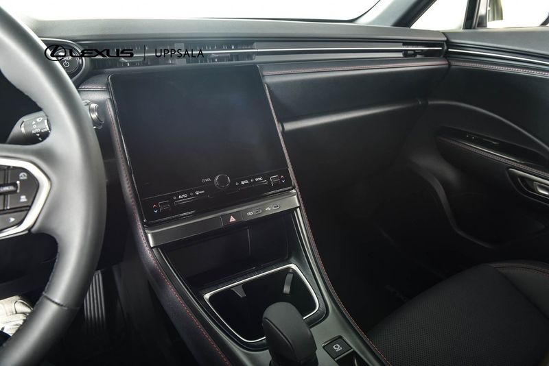 Lexus LBX bild 16