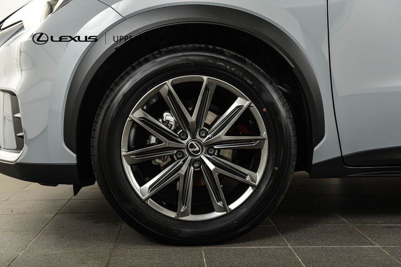 Lexus LBX bild 20