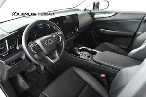 Lexus NX bild 6