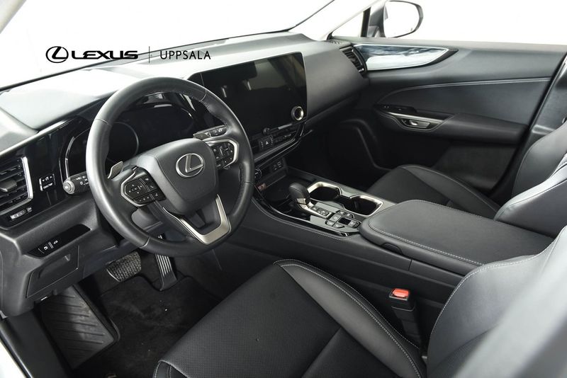 Lexus NX bild 6