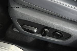 Lexus NX bild 12