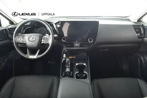 Lexus NX bild 8