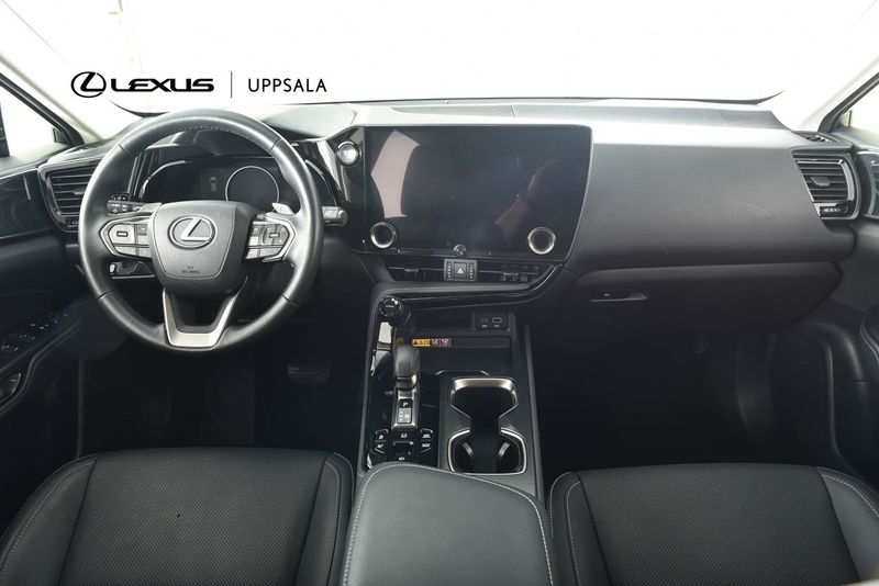 Lexus NX bild 8