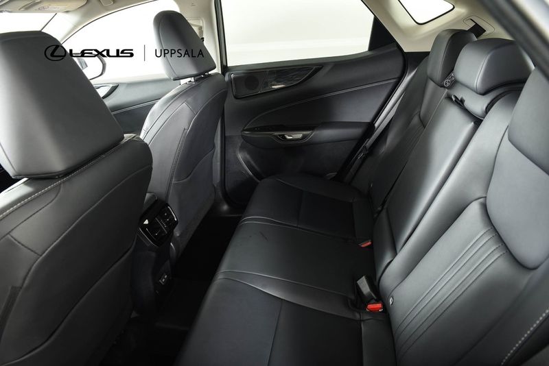 Lexus NX bild 9