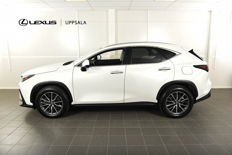 Lexus NX bild 2