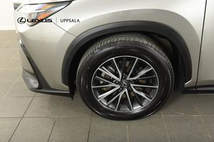 Lexus NX bild 19
