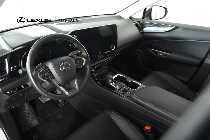 Lexus NX bild 6