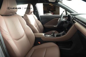 Lexus LBX bild 6