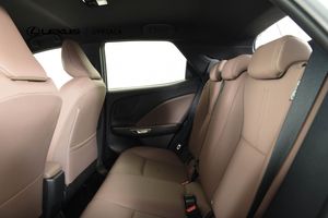 Lexus LBX bild 7