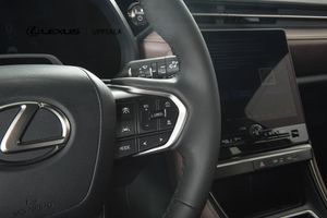 Lexus LBX bild 13