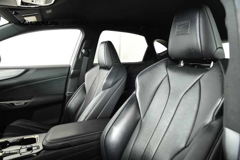 Lexus NX bild 7