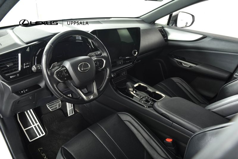 Lexus NX bild 6