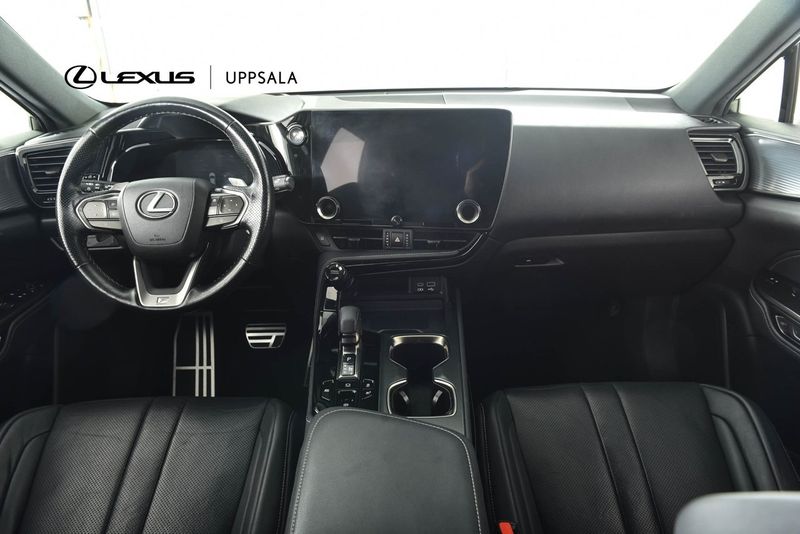 Lexus NX bild 8