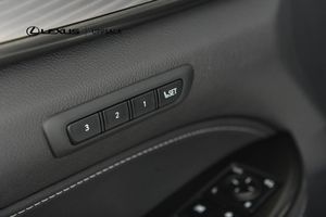 Lexus NX bild 13