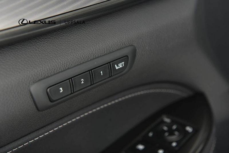 Lexus NX bild 13