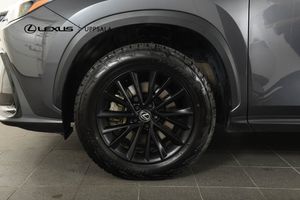 Lexus NX bild 18