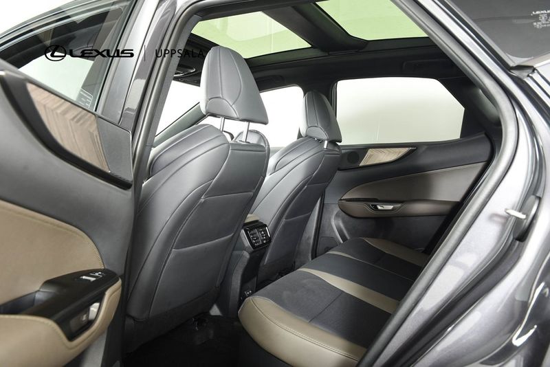 Lexus NX bild 7