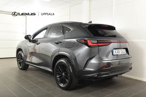 Lexus NX bild 2