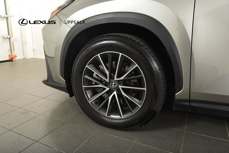 Lexus NX bild 21
