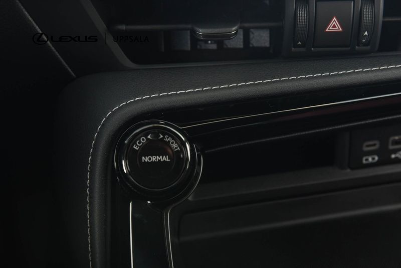 Lexus NX bild 18