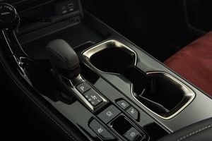 Lexus NX bild 13