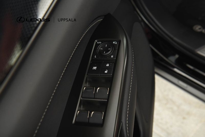 Lexus NX bild 11