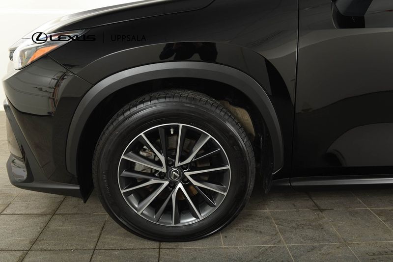 Lexus NX bild 21