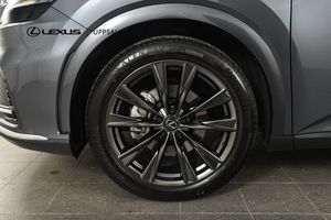 Lexus RX bild 18