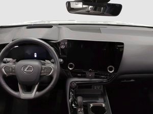 Lexus NX bild 9