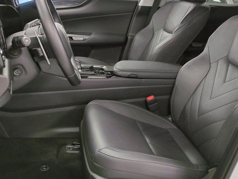 Lexus NX bild 10
