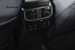Lexus RX bild 9