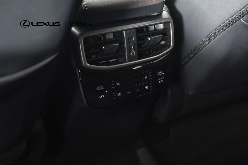 Lexus RX bild 9