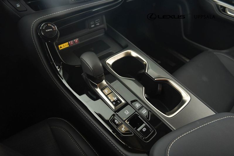 Lexus NX bild 16
