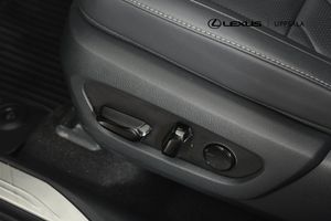 Lexus NX bild 13