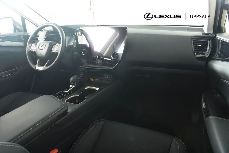 Lexus NX bild 12