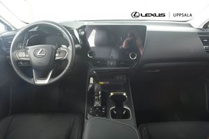 Lexus NX bild 8