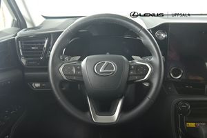 Lexus NX bild 9