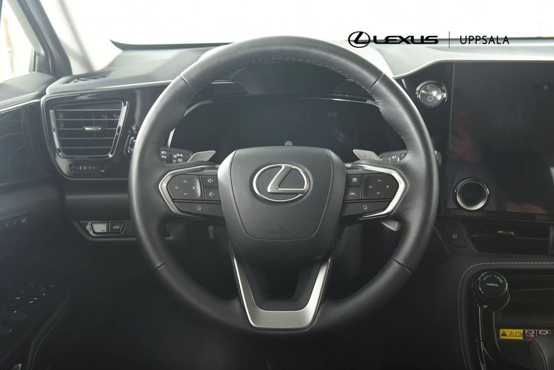 Lexus NX bild 9