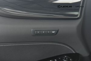 Lexus NX bild 14